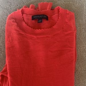 Banana Republic 100% Merino Wool Coral scallop neck sweater XS